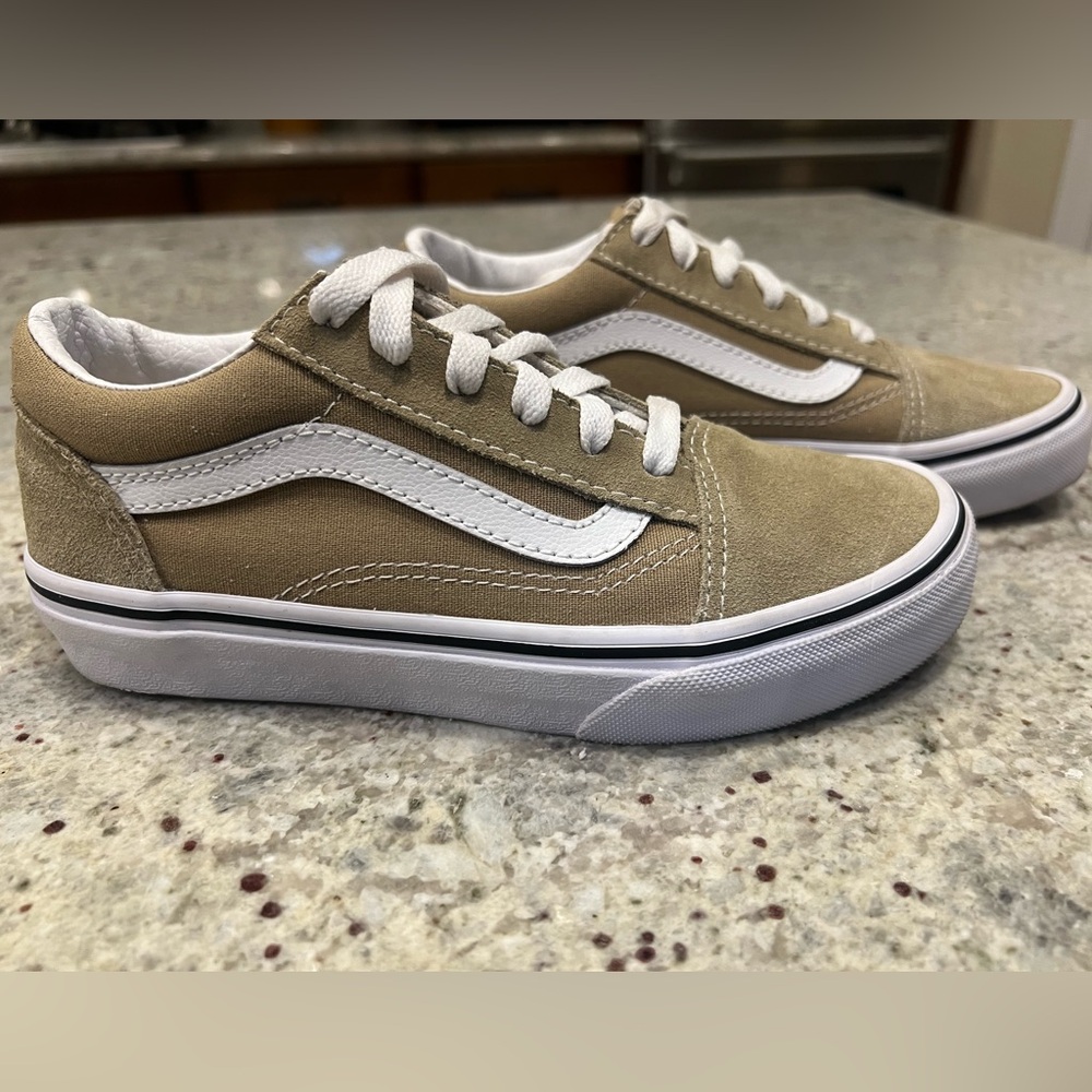 Vans Kids Old Skool “Cornstalk” Lace-up Shoe | Kids 2.5 |Beige | Like New